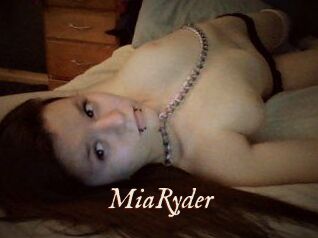 Mia_Ryder