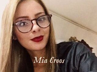 Mia_Croos